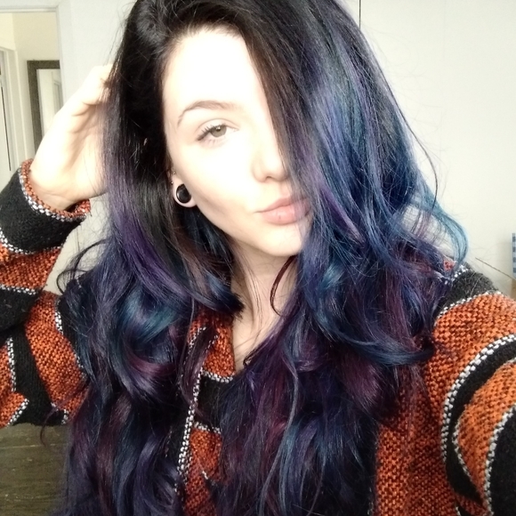 Meet your Posher, Cameron - Picture 2 of 3